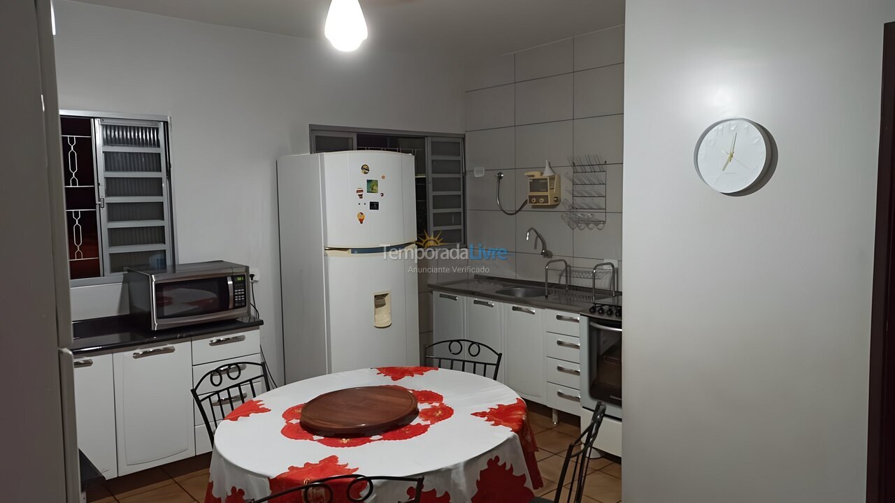 Casa para aluguel de temporada em Dourados (Jardim Climax)