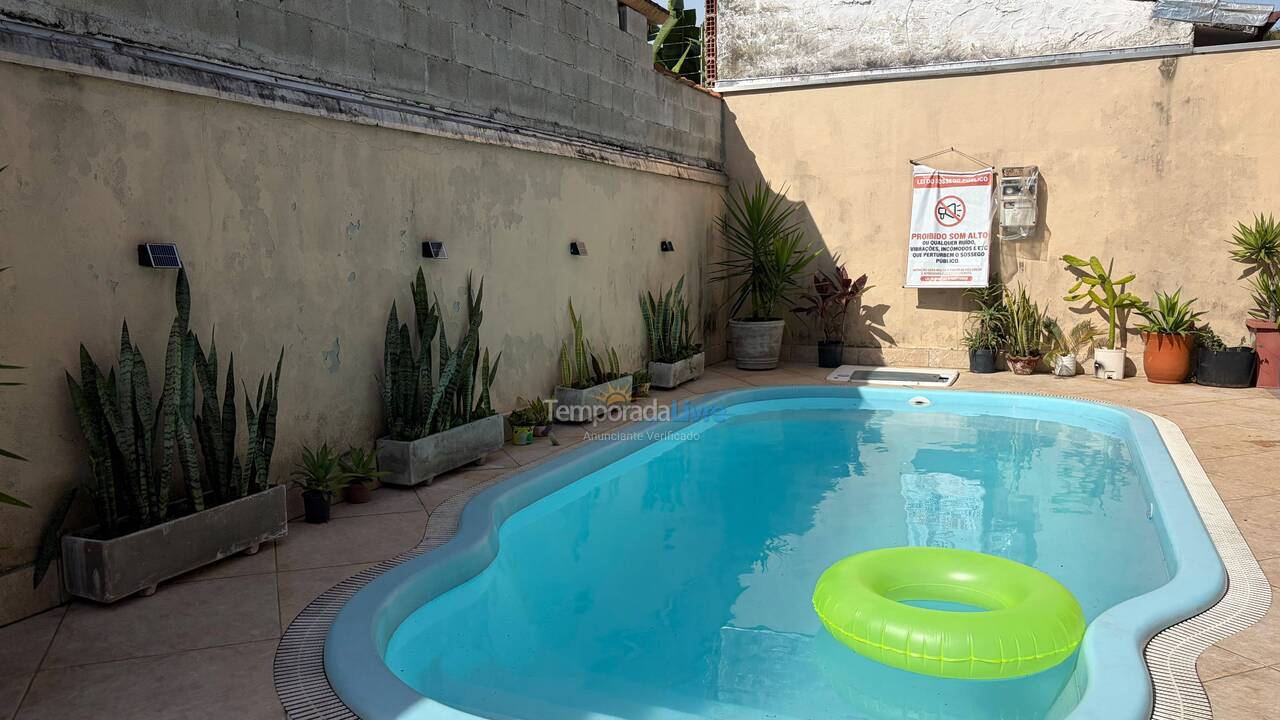 Casa para aluguel de temporada em Ubatuba (Jardim Carolina)