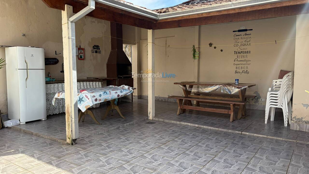 Casa para aluguel de temporada em Ubatuba (Jardim Carolina)