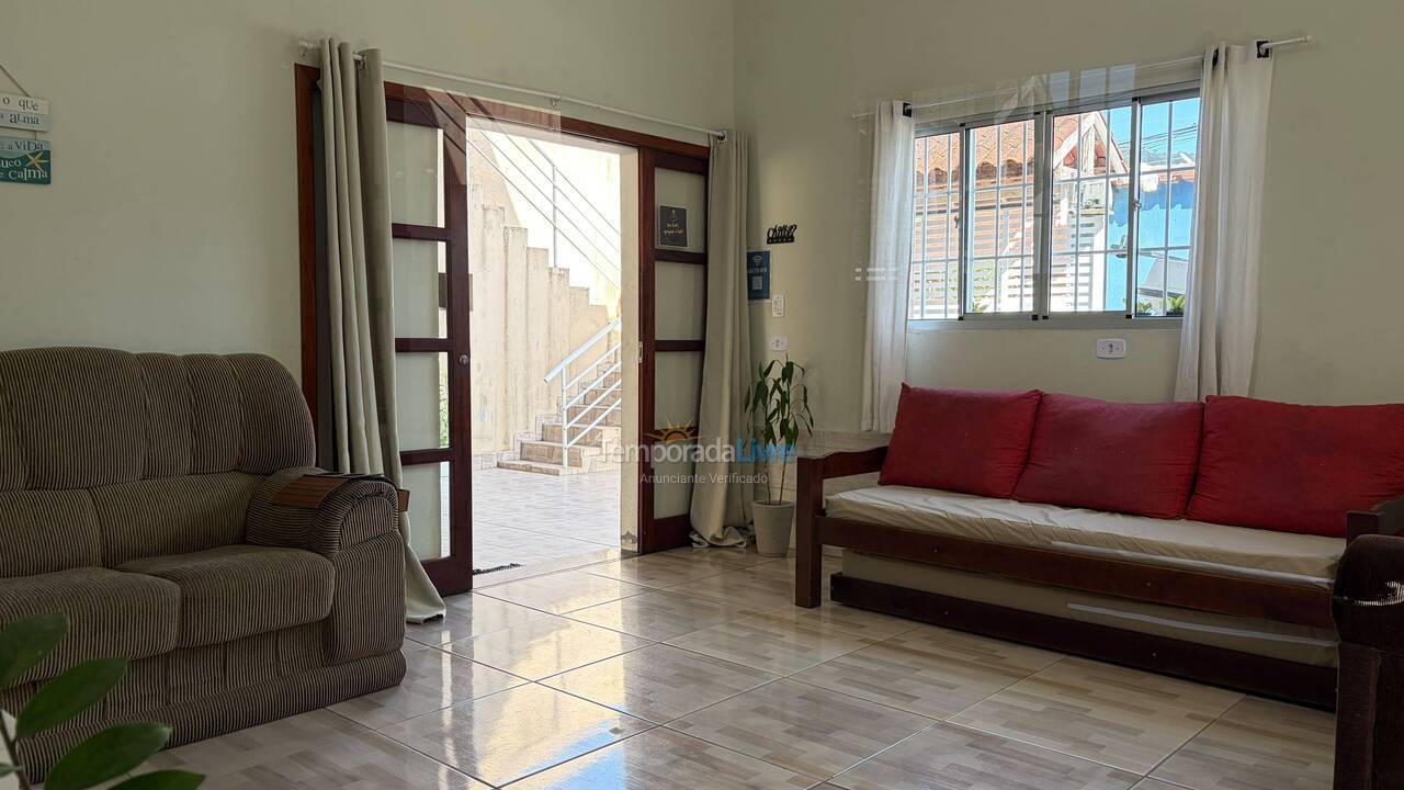 Casa para aluguel de temporada em Ubatuba (Jardim Carolina)
