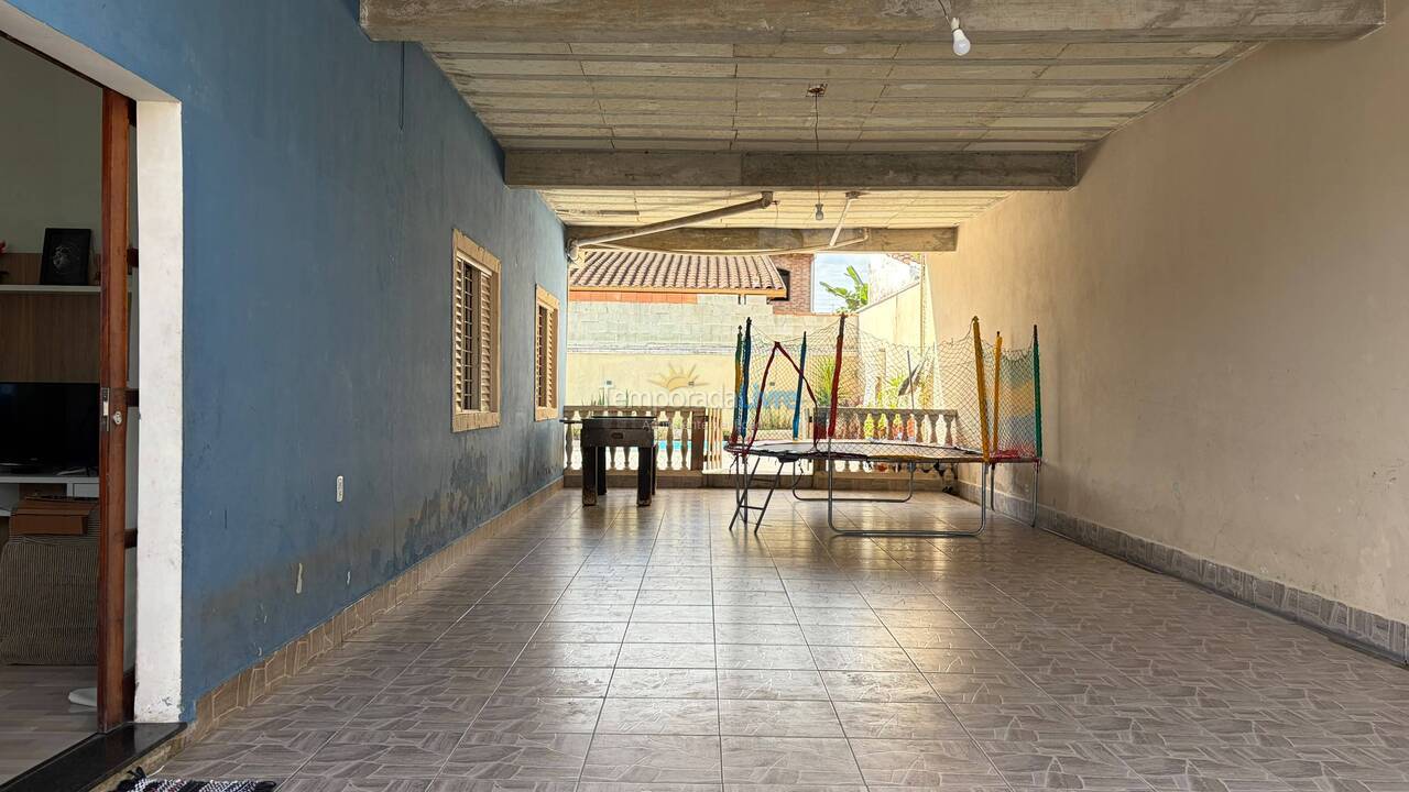 Casa para aluguel de temporada em Ubatuba (Jardim Carolina)