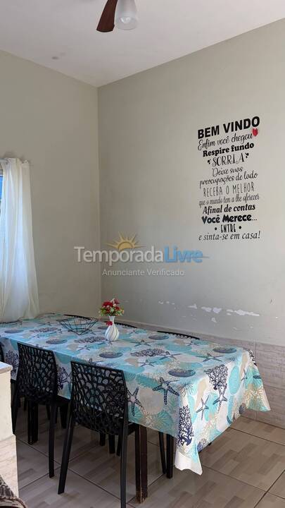 Casa para aluguel de temporada em Ubatuba (Jardim Carolina)