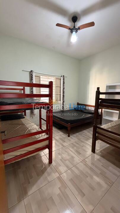Casa para aluguel de temporada em Ubatuba (Jardim Carolina)