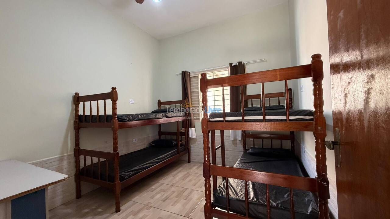 Casa para aluguel de temporada em Ubatuba (Jardim Carolina)
