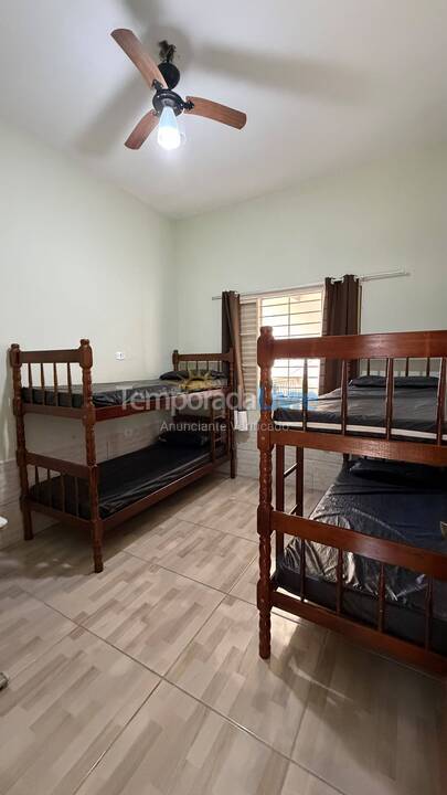 Casa para aluguel de temporada em Ubatuba (Jardim Carolina)