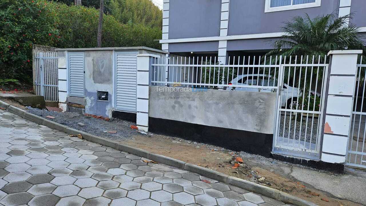 Apartamento para aluguel de temporada em São Francisco do Sul (Ubatuba)