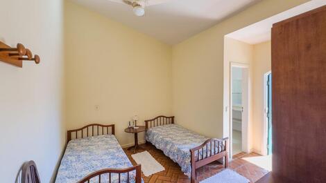 Baleia, 4 bedrooms (all en-suite), 3 parking spaces, sleeps 10.