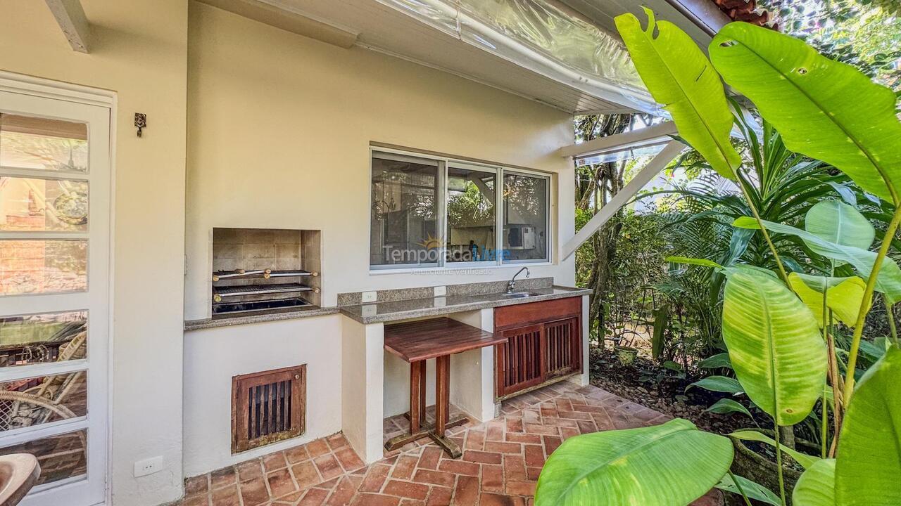 House for vacation rental in São Sebastião (Praia da Baleia)