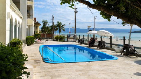 Beautiful 2-bedroom apartment with ocean views in Canasvieiras.
