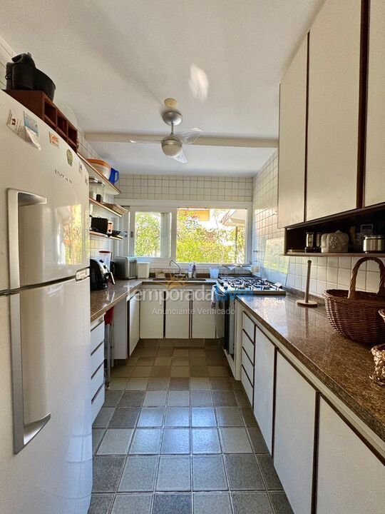 House for vacation rental in São Sebastião (Praia da Baleia)