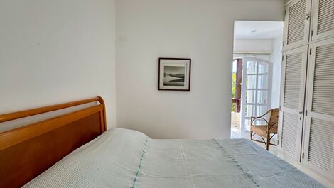 Whale, 4 bedrooms (all en-suite), shared pool, barbecue, 3 parking spaces