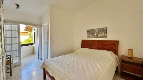 Whale, 4 bedrooms (all en-suite), shared pool, barbecue, 3 parking spaces