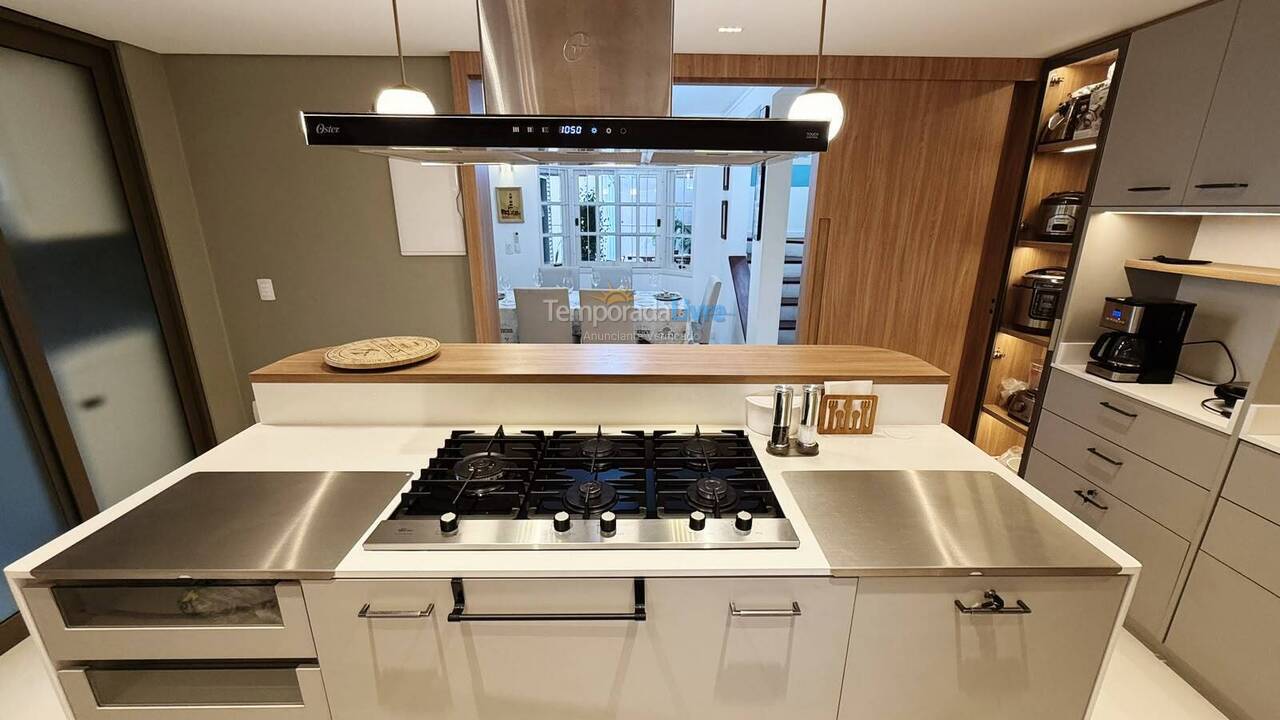 Casa para alquiler de vacaciones em Florianopolis (Jurerê Internacional)