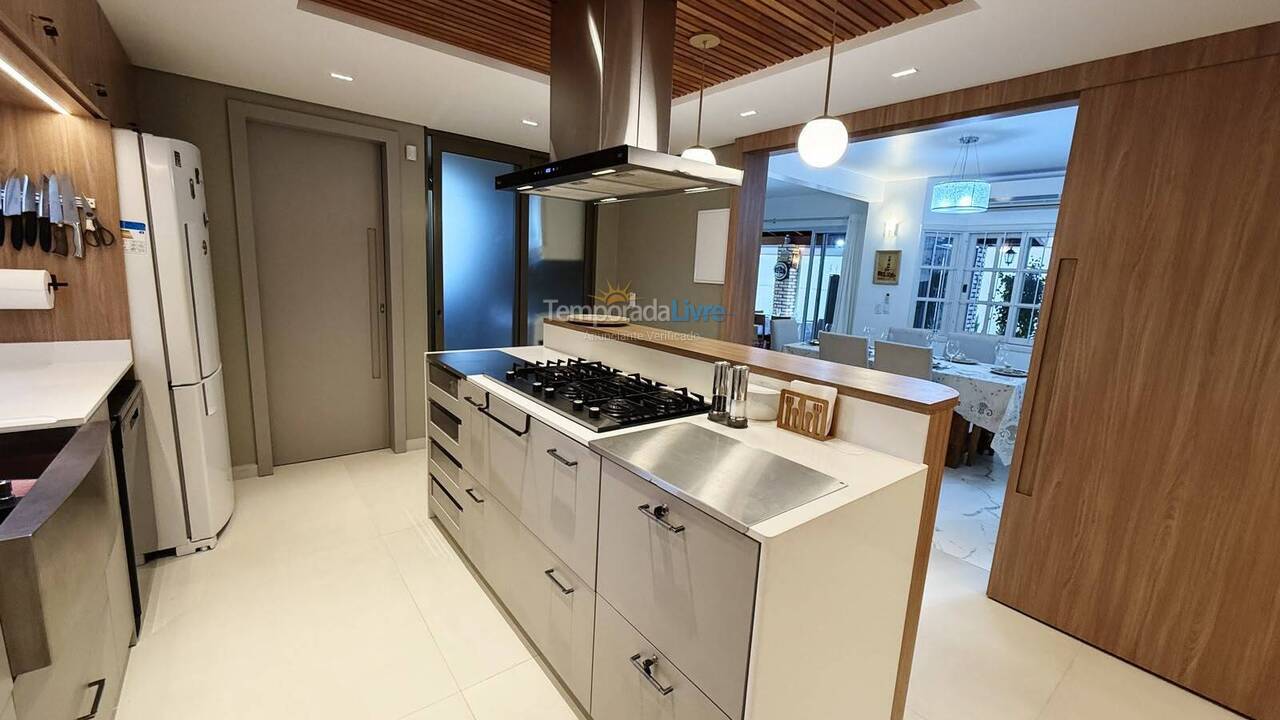 Casa para alquiler de vacaciones em Florianopolis (Jurerê Internacional)