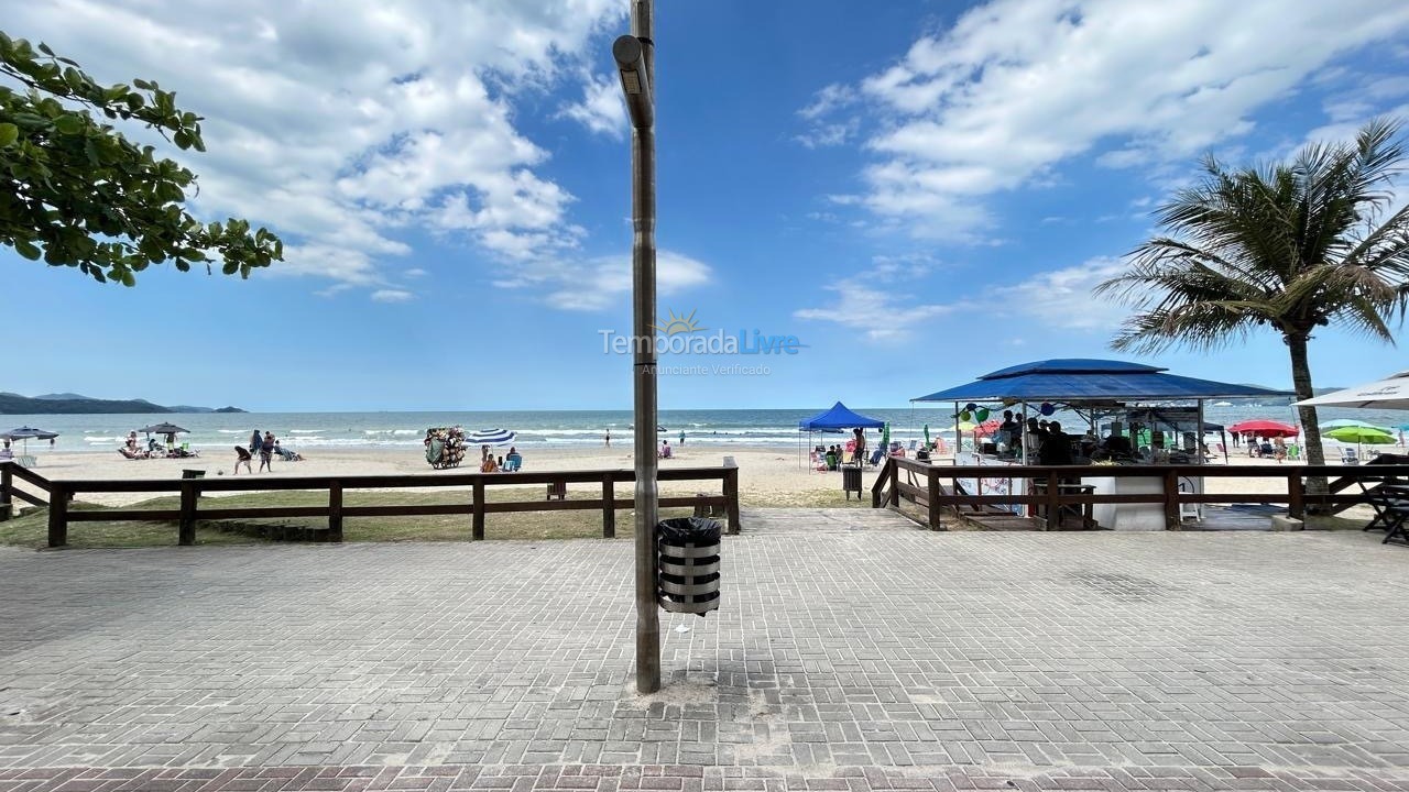 Apartment for vacation rental in Itapema (Meia Praia)