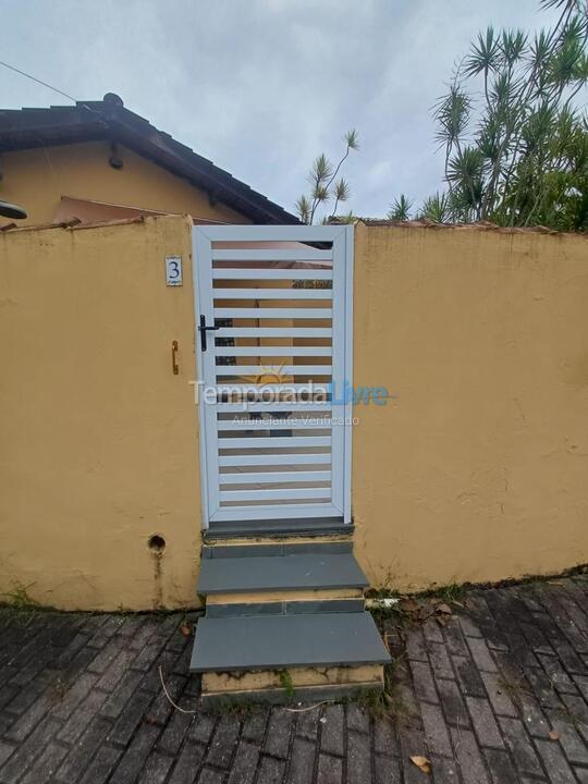 Casa para alquiler de vacaciones em Bertioga (Praia de Guaratuba)