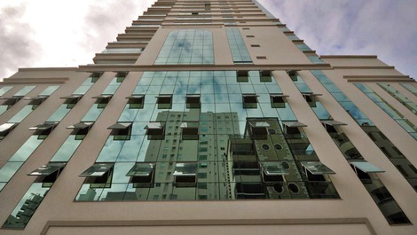 4 Suites, 3 Parking Spaces, Meia Praia, Itapema