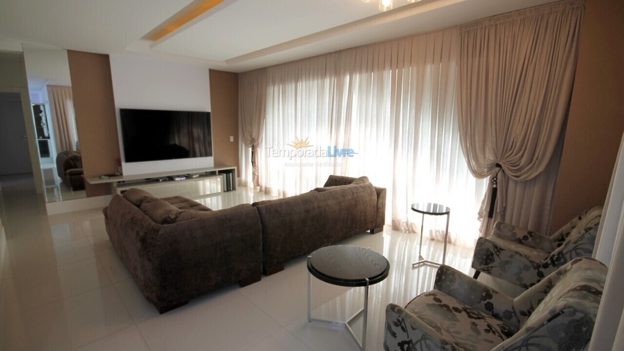 Apartment for vacation rental in Itapema (Meia Praia)