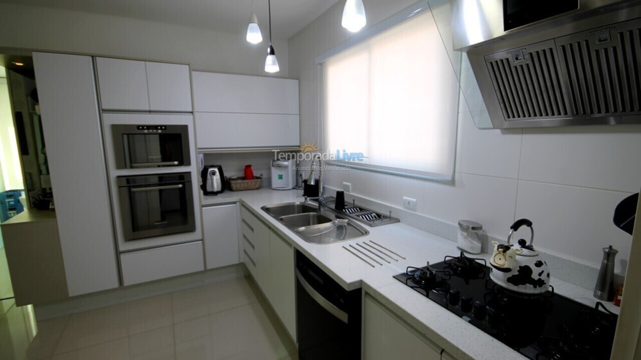 Apartment for vacation rental in Itapema (Meia Praia)