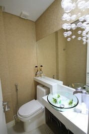 4 Suites, 3 Parking Spaces, Meia Praia, Itapema