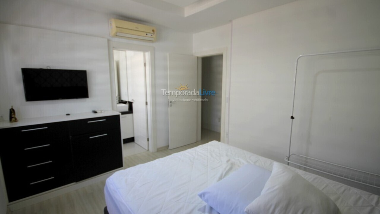 Apartment for vacation rental in Itapema (Meia Praia)