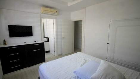 4 Suites, 3 Parking Spaces, Meia Praia, Itapema