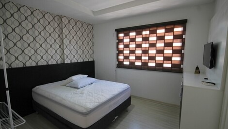 4 Suites, 3 Parking Spaces, Meia Praia, Itapema