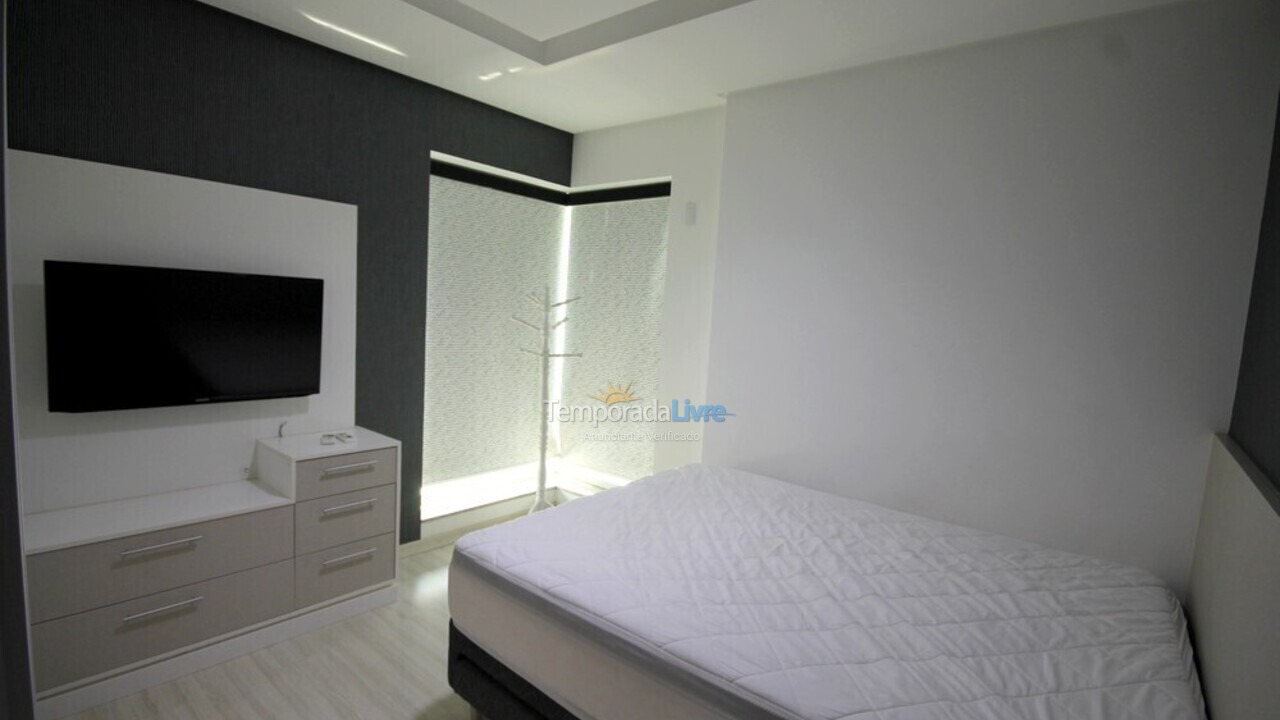 Apartment for vacation rental in Itapema (Meia Praia)