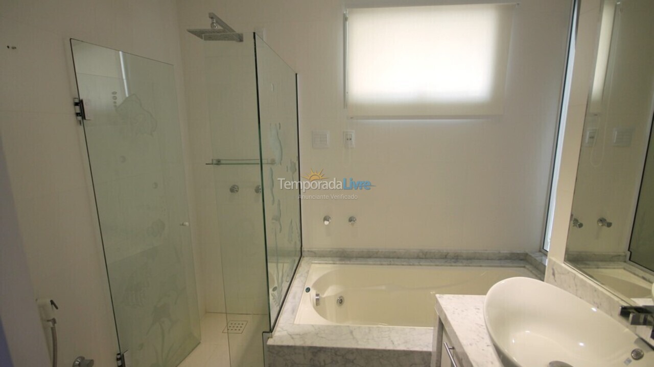 Apartment for vacation rental in Itapema (Meia Praia)