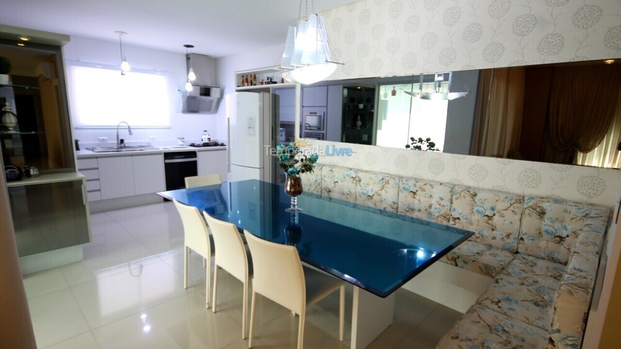 Apartment for vacation rental in Itapema (Meia Praia)