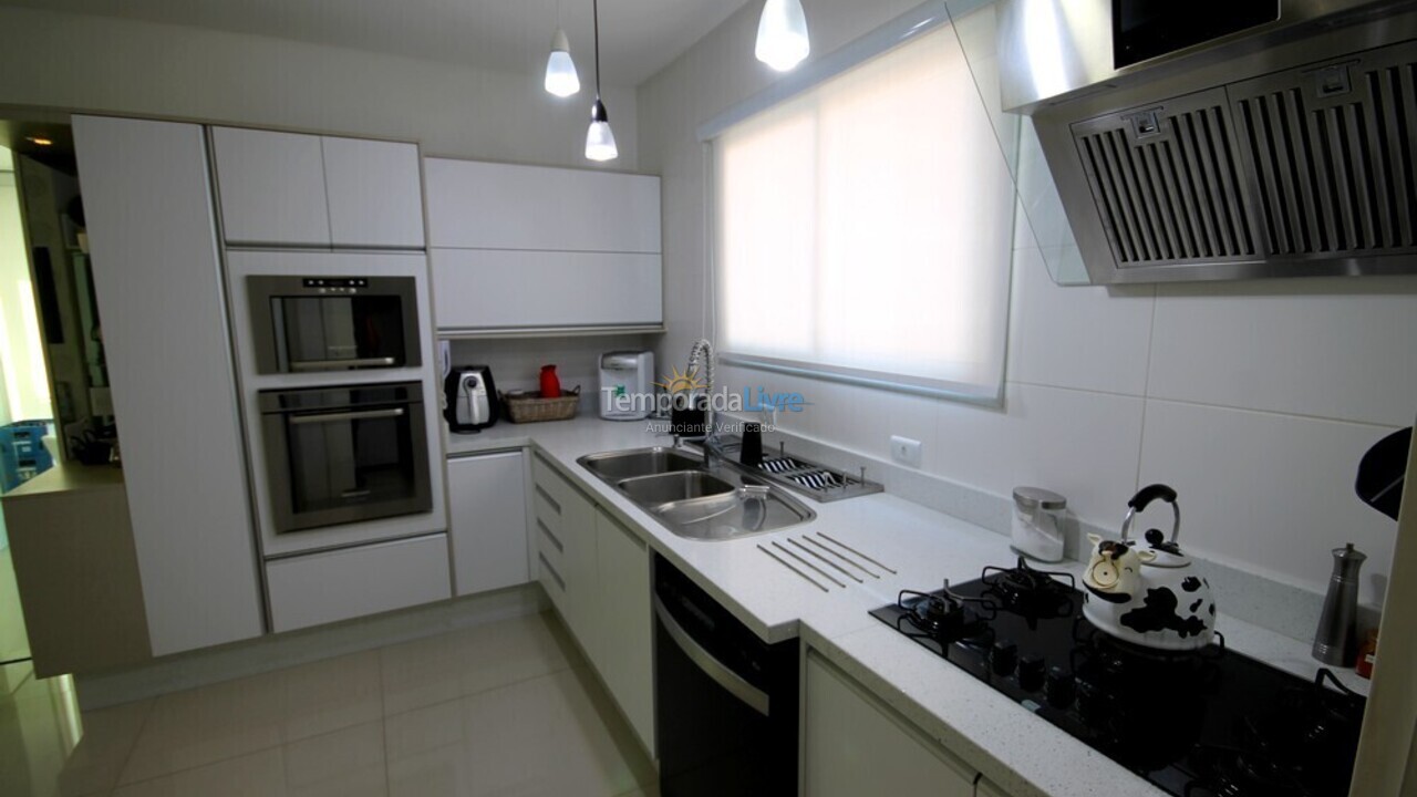 Apartment for vacation rental in Itapema (Meia Praia)