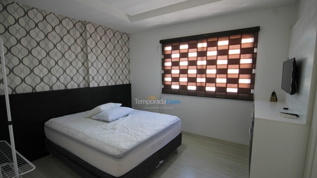 Apartment for vacation rental in Itapema (Meia Praia)