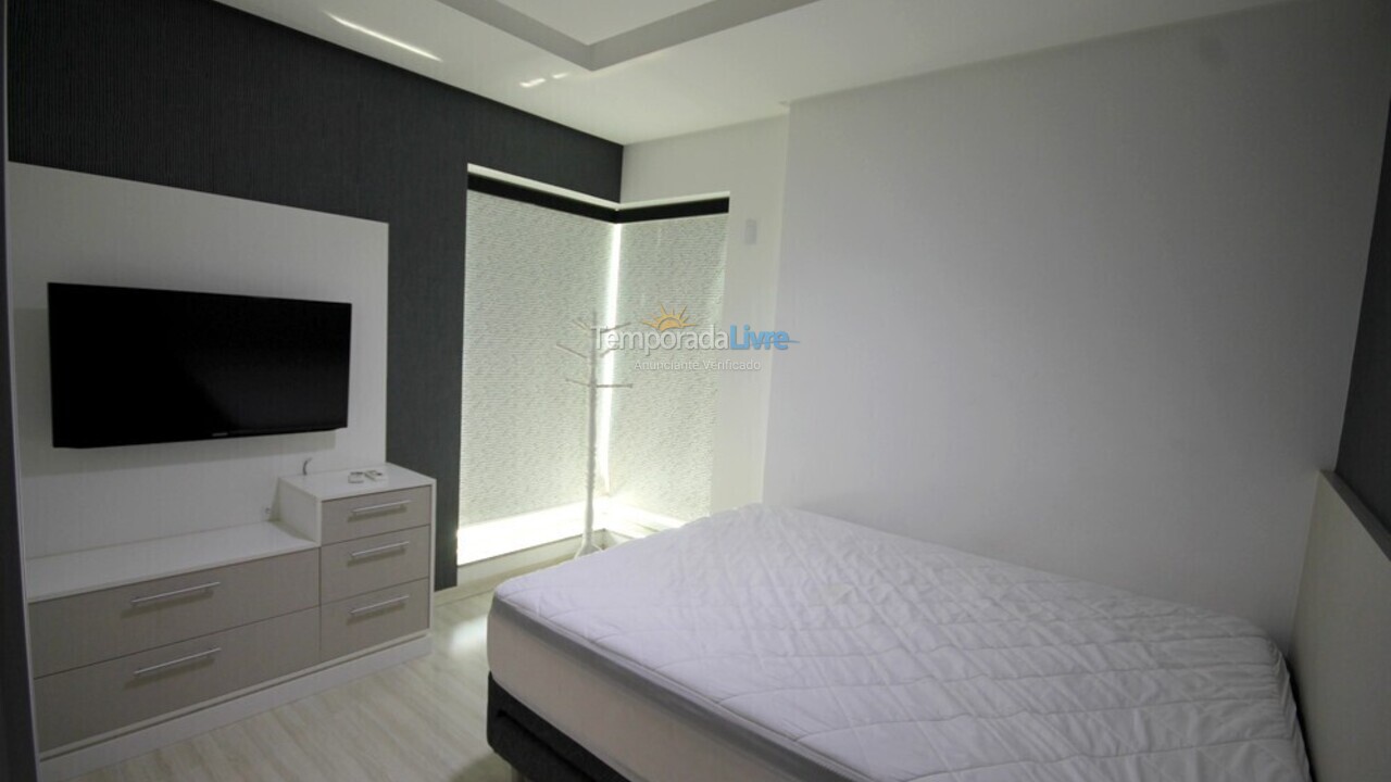 Apartment for vacation rental in Itapema (Meia Praia)
