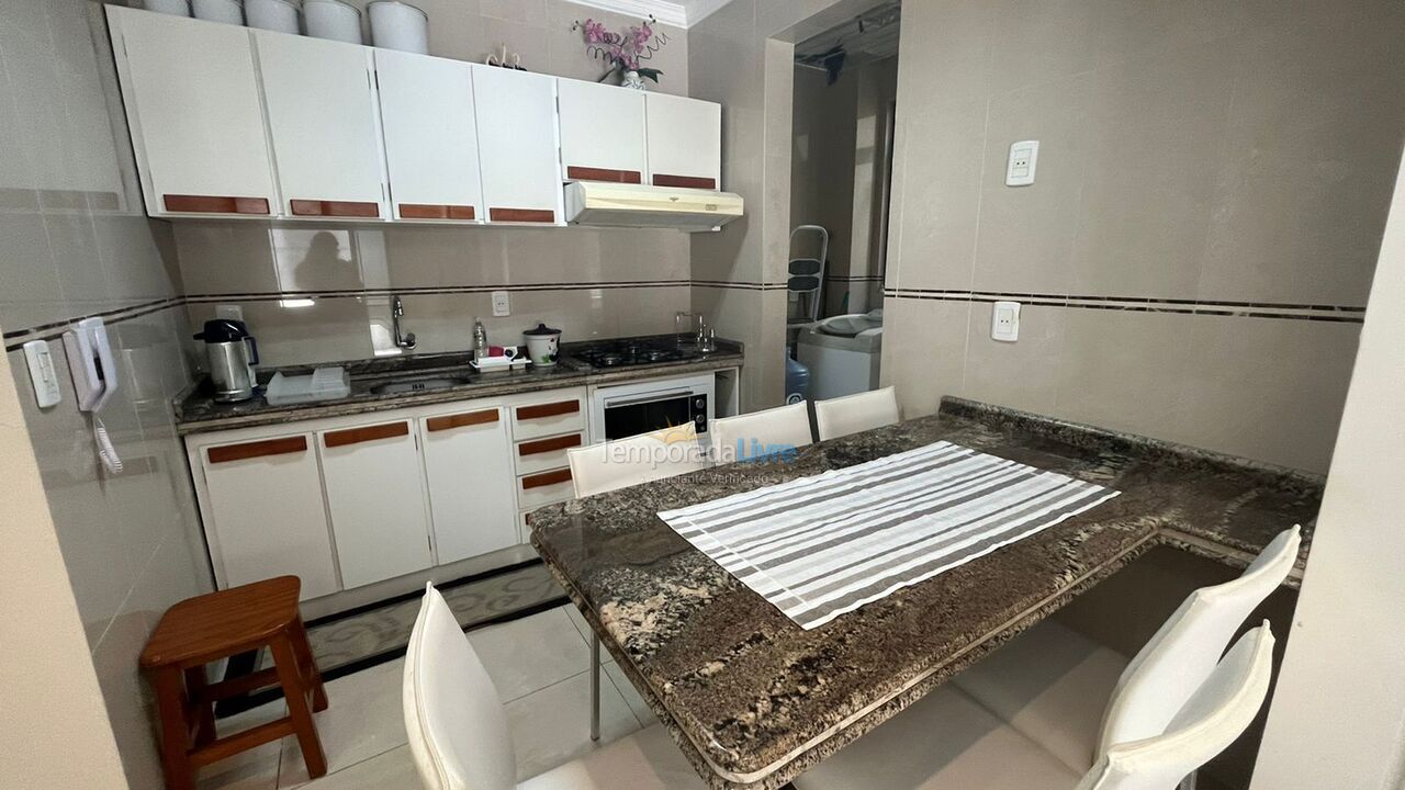 Apartamento para aluguel de temporada em Itapema (Meia Praia)