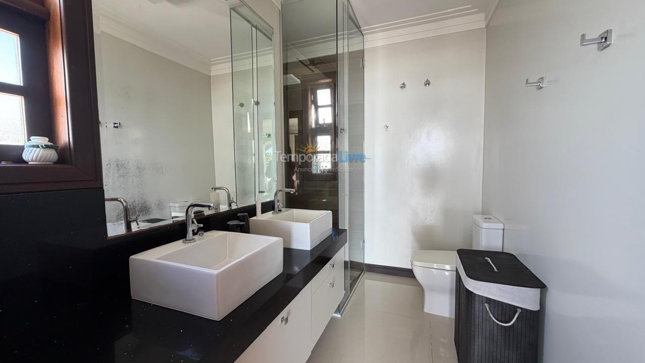 House for vacation rental in Bombinhas (Praia de Bombas)