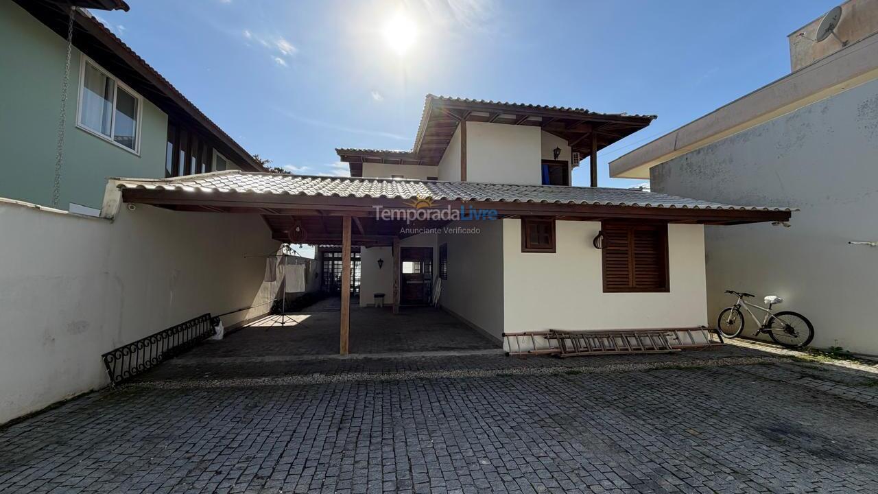 House for vacation rental in Bombinhas (Praia de Bombas)