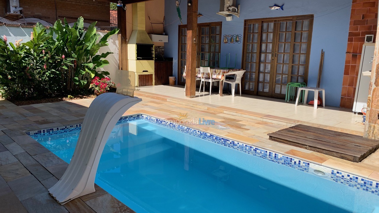 House for vacation rental in Ubatuba (Praia das Toninhas)
