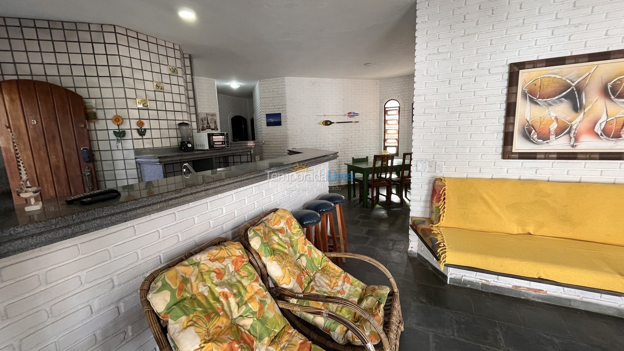 Casa para aluguel de temporada em Ubatuba (Praia das Toninhas)