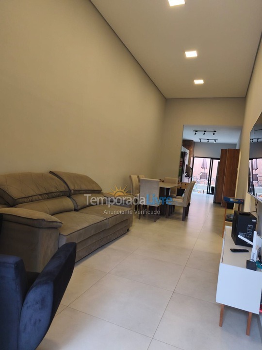Casa para alquiler de vacaciones em Atibaia (Jardim Estãncia Brasil)
