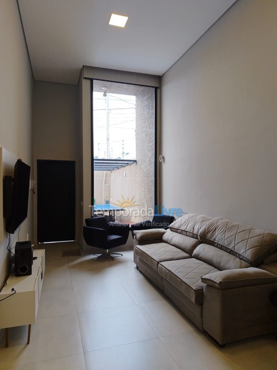 Casa para alquiler de vacaciones em Atibaia (Jardim Estãncia Brasil)