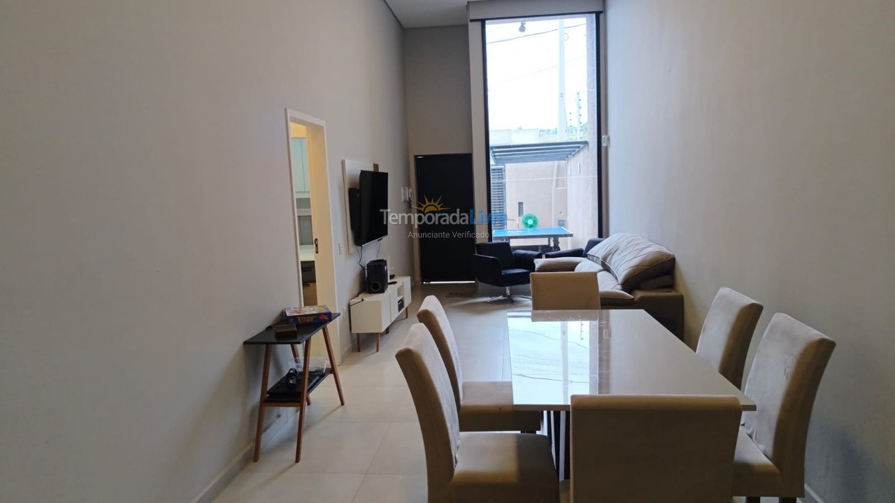 Casa para alquiler de vacaciones em Atibaia (Jardim Estãncia Brasil)
