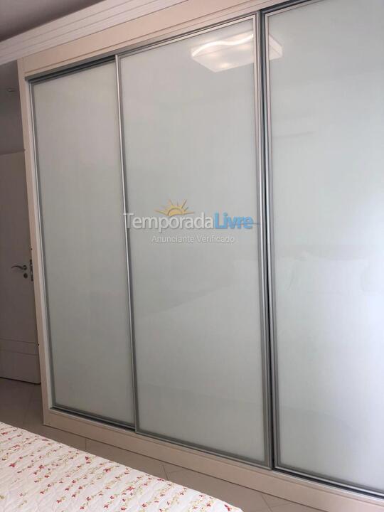 Apartamento para aluguel de temporada em Itapema (Meia Praia)