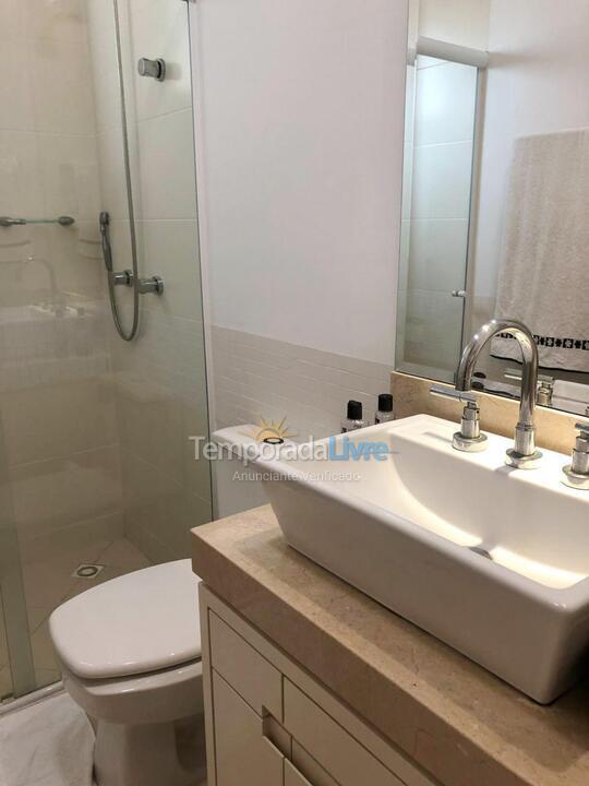 Apartamento para aluguel de temporada em Itapema (Meia Praia)