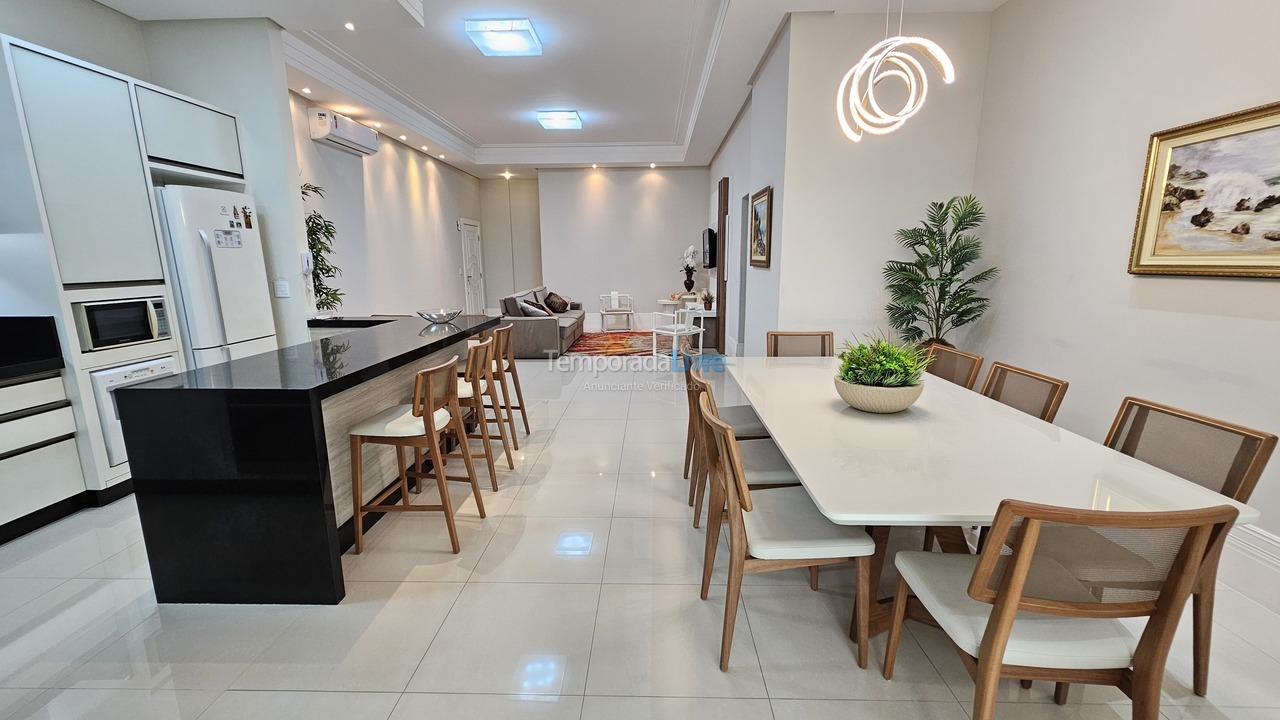 Apartment for vacation rental in Itapema (Meia Praia)