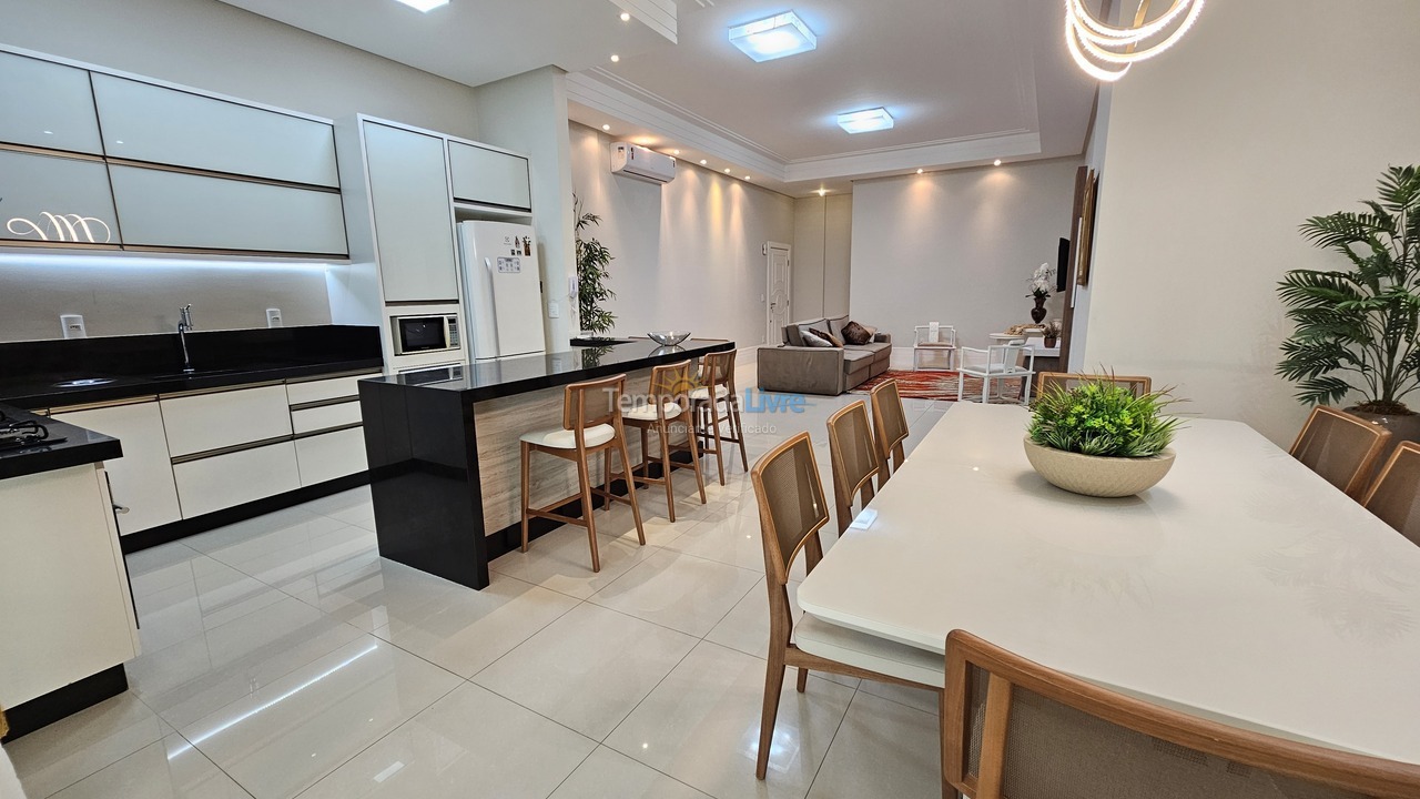 Apartment for vacation rental in Itapema (Meia Praia)