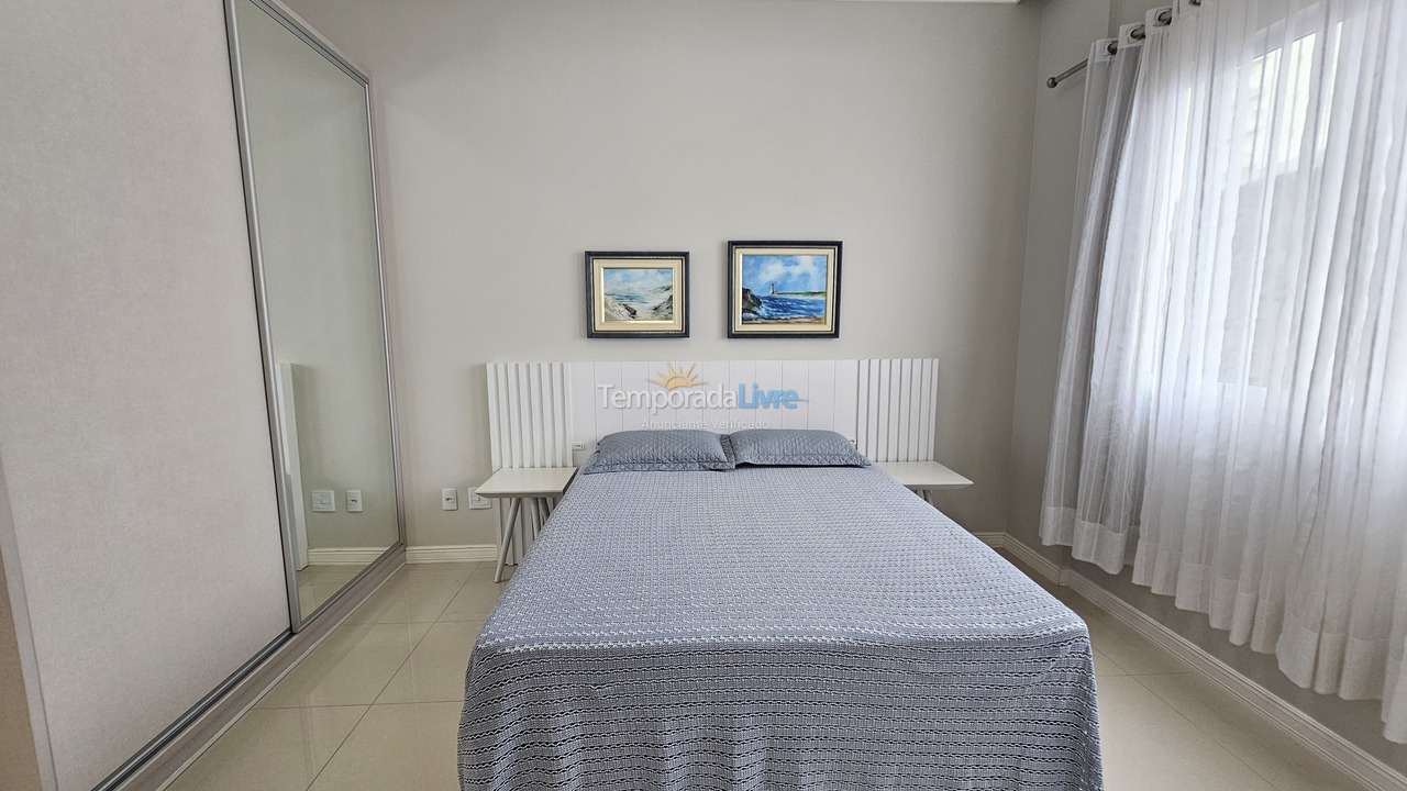 Apartment for vacation rental in Itapema (Meia Praia)