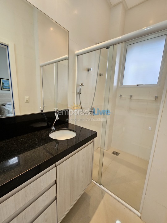 Apartment for vacation rental in Itapema (Meia Praia)