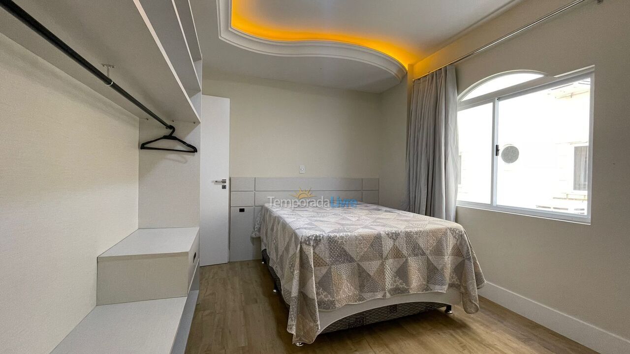 Apartment for vacation rental in Itapema (Meia Praia)