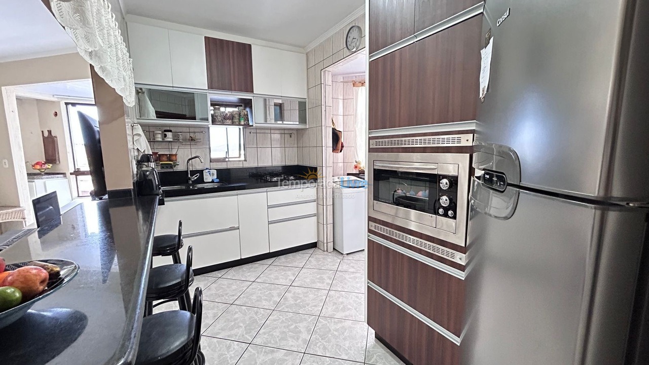 Apartment for vacation rental in Itapema (Meia Praia)