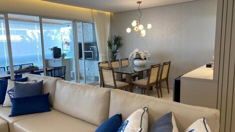 Wonderful beachfront property - 4 suites - complete leisure facilities
